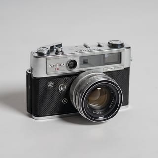 Yashica Lynx 5000E