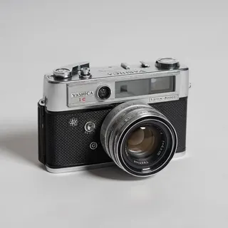 Yashica Lynx 5000E
